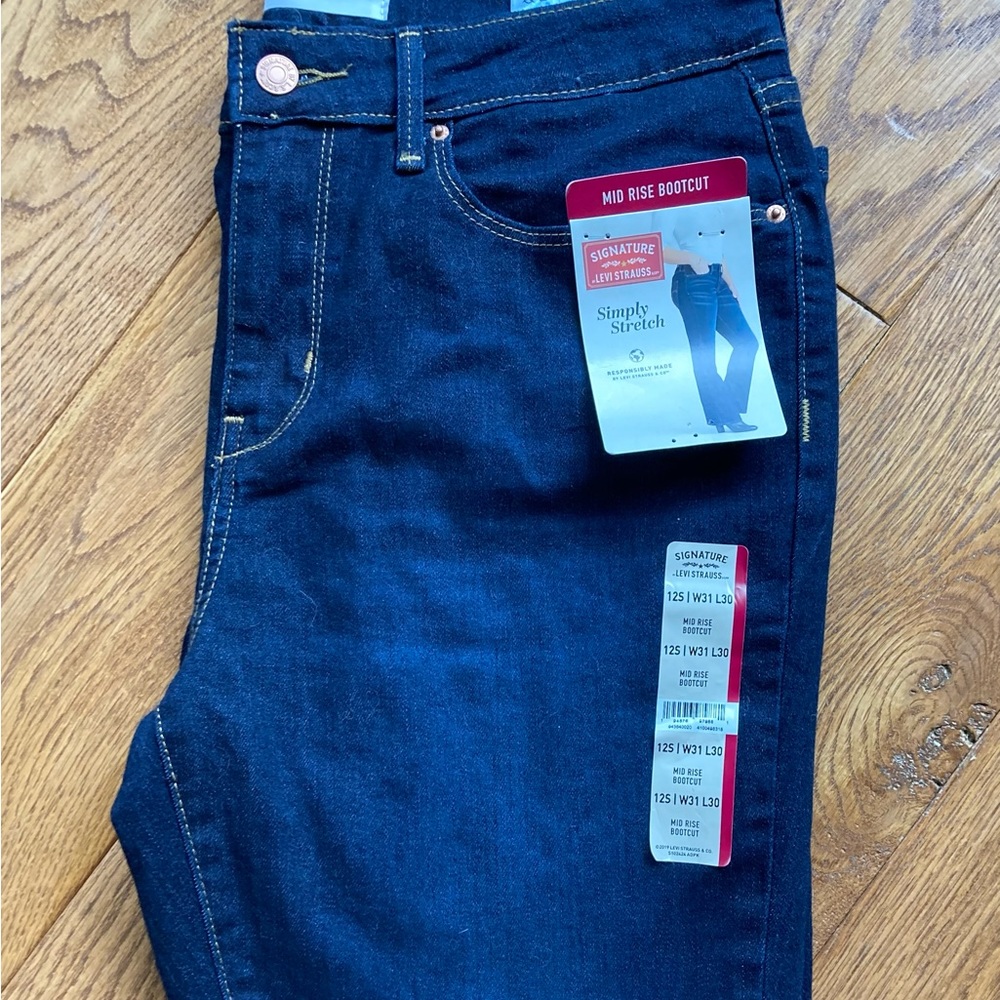 Levi’s Signature Mid Rise Bootcut with stretch - Picture 2 of 4